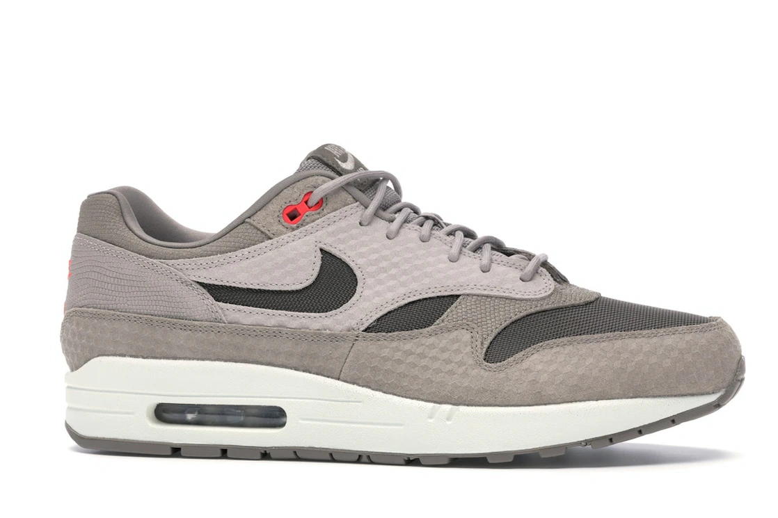 Vue 2 de Nike Air Max 1 Cut Out Swoosh Moon Particle
