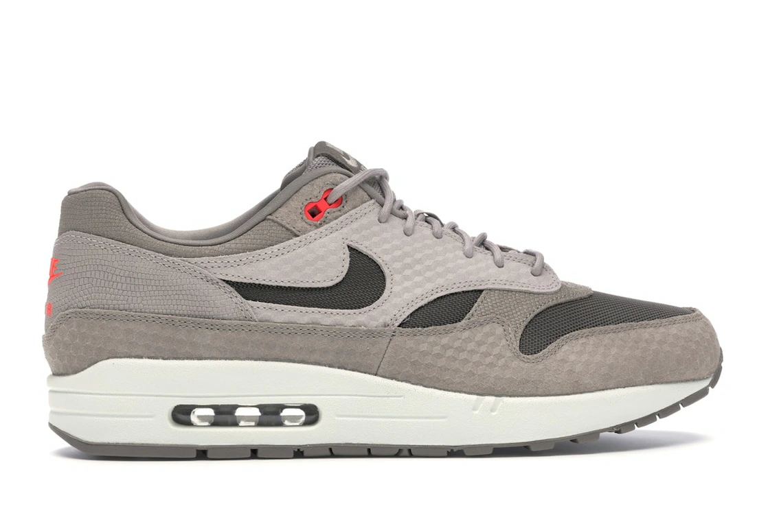 Vue 36 de Nike Air Max 1 Cut Out Swoosh Moon Particle