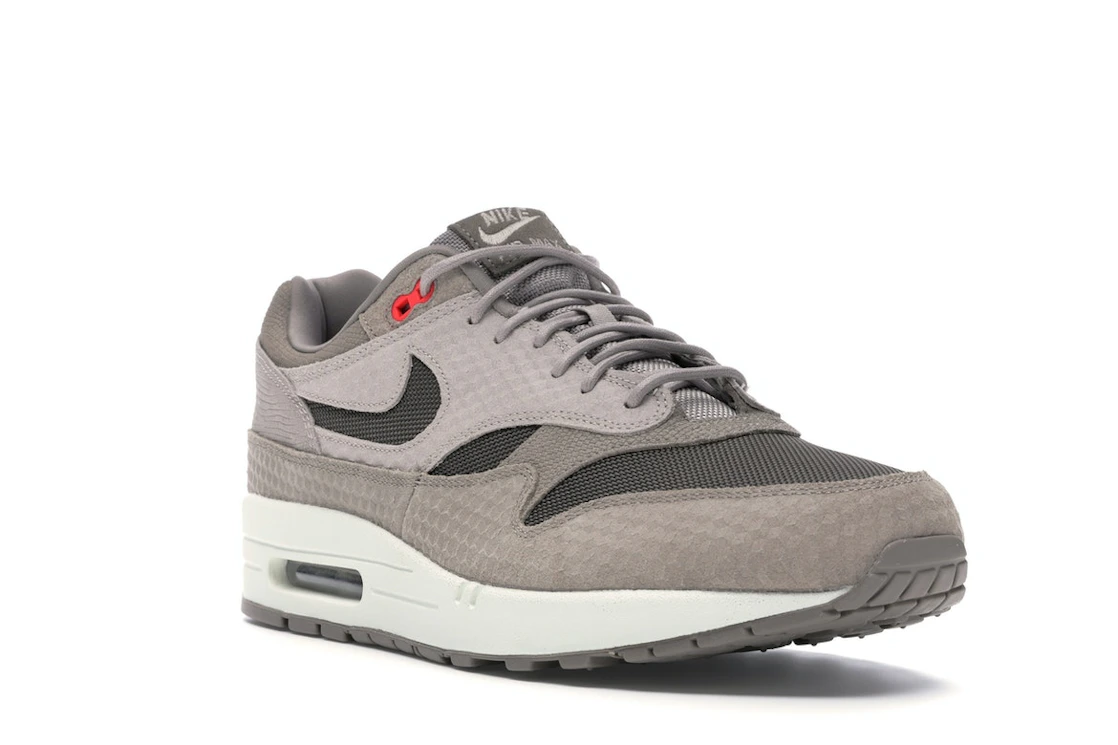 Vue 6 de Nike Air Max 1 Cut Out Swoosh Moon Particle