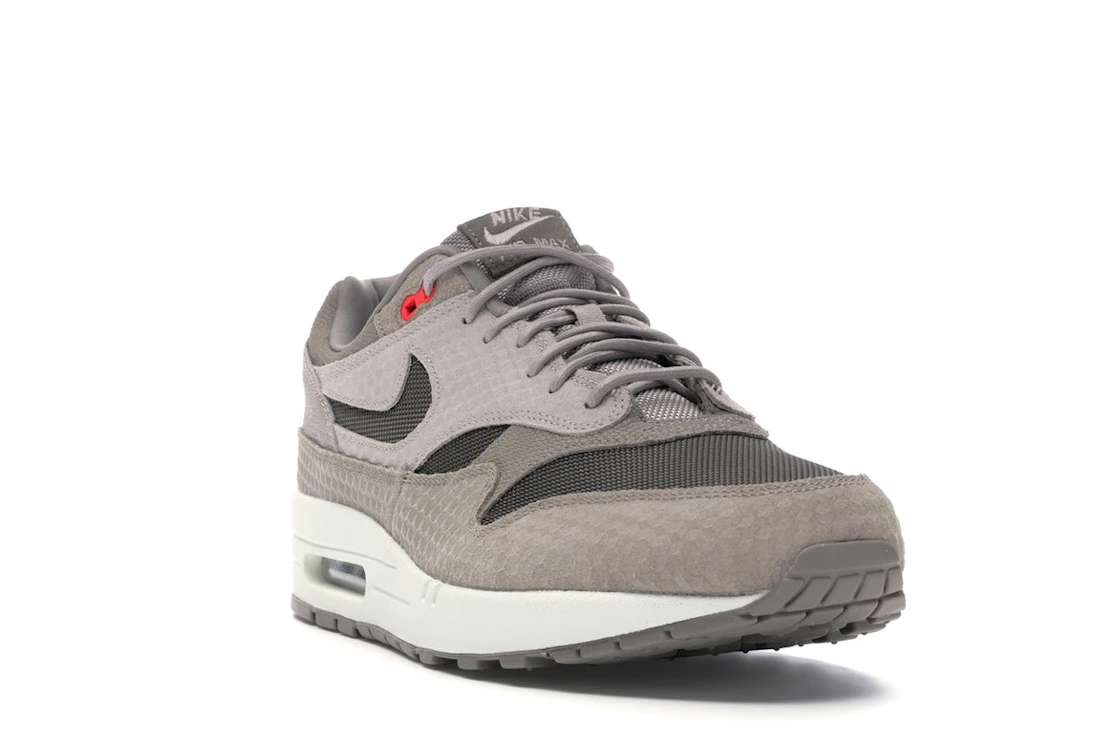 Vue 7 de Nike Air Max 1 Cut Out Swoosh Moon Particle