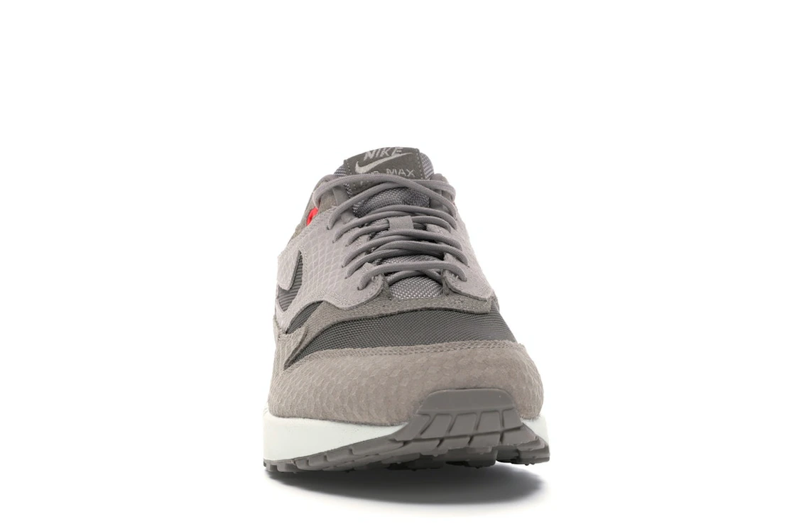 Vue 9 de Nike Air Max 1 Cut Out Swoosh Moon Particle