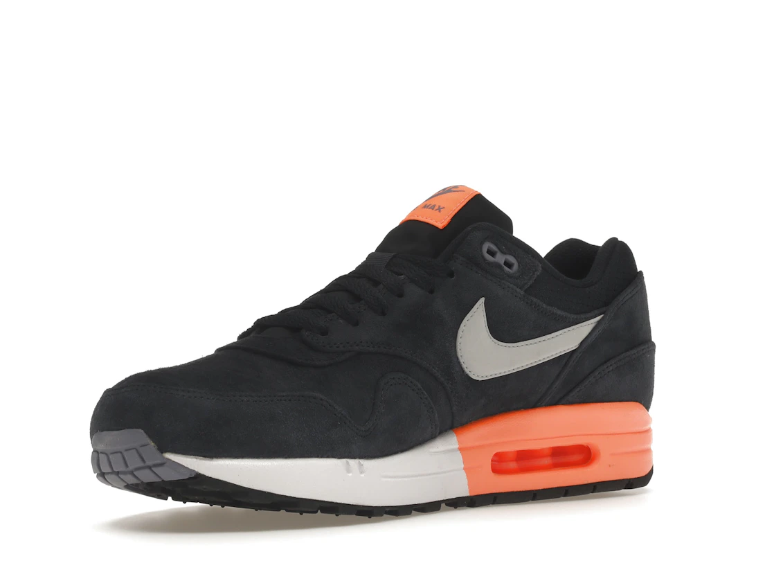 Vue 15 de Nike Air Max 1 Dark Obsidian Atomic Orange