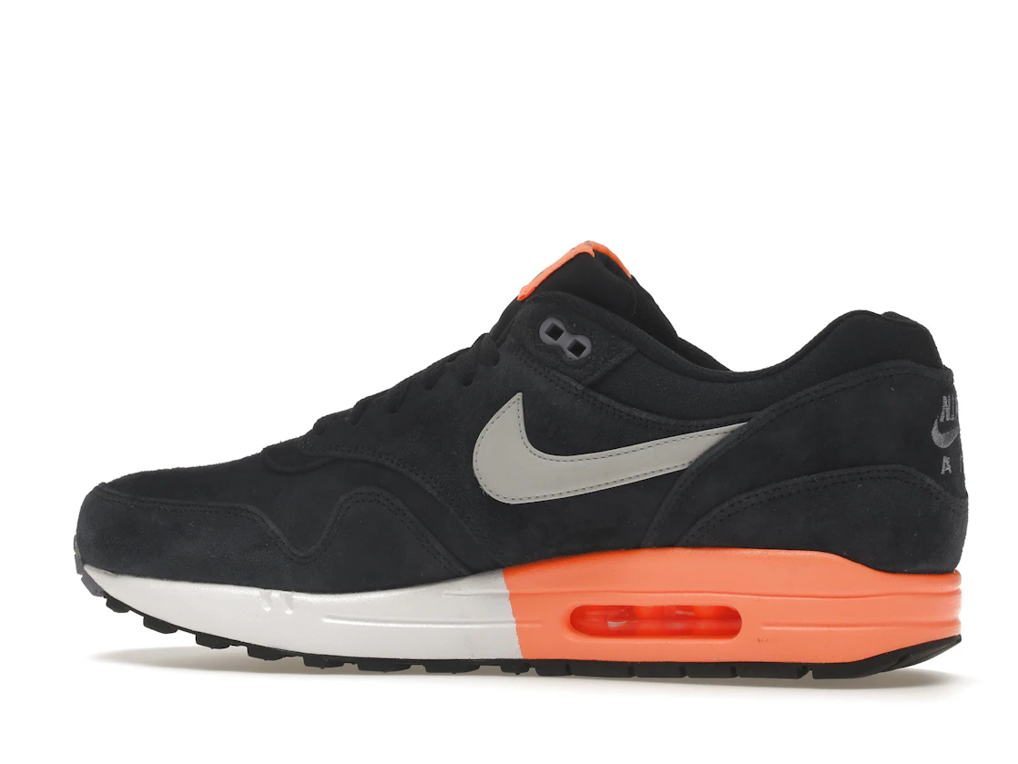Vue 21 de Nike Air Max 1 Dark Obsidian Atomic Orange