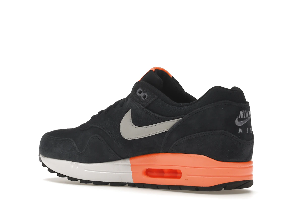Vue 23 de Nike Air Max 1 Dark Obsidian Atomic Orange