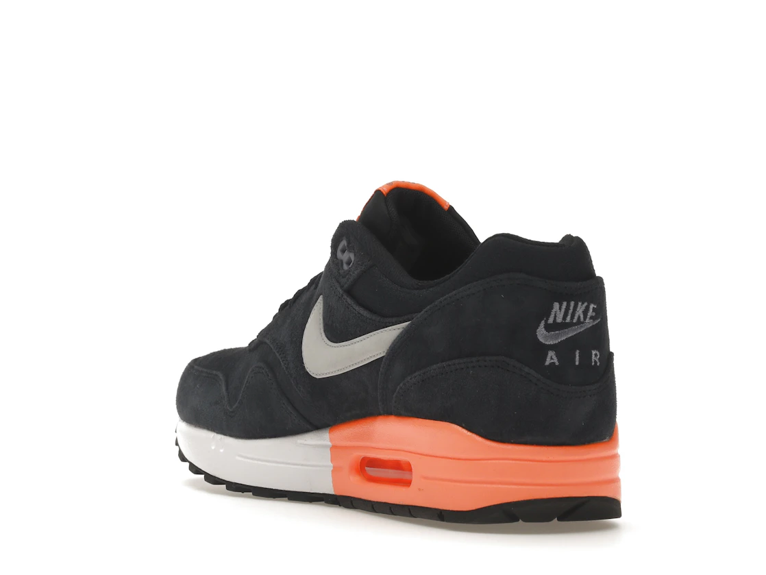 Vue 25 de Nike Air Max 1 Dark Obsidian Atomic Orange