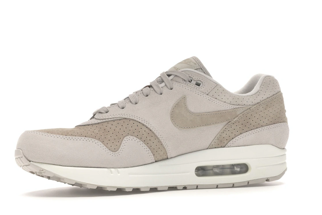 Vue 17 de Nike Air Max 1 Desert Sand Suede