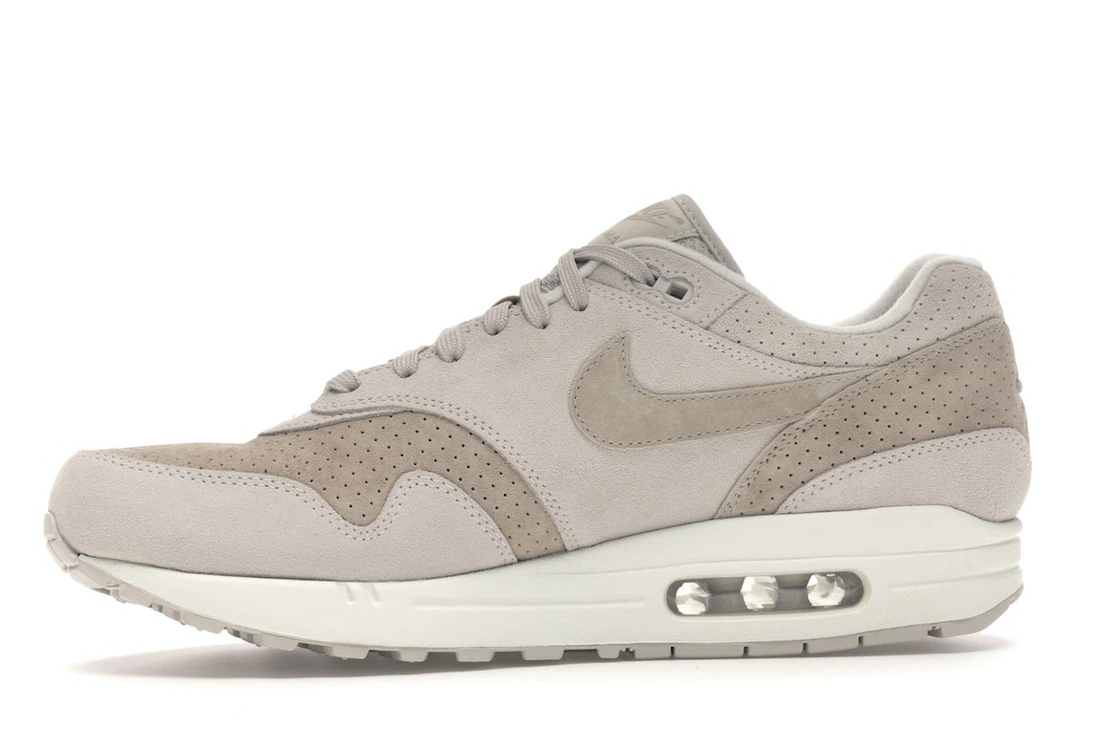 Vue 18 de Nike Air Max 1 Desert Sand Suede