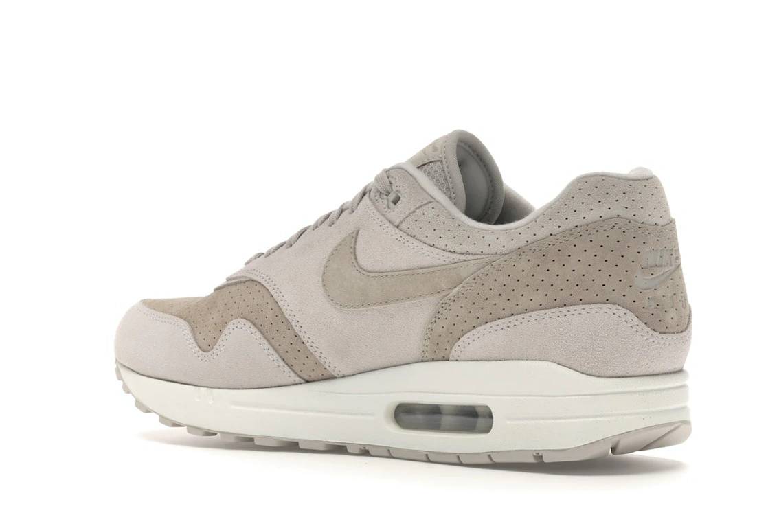 Vue 23 de Nike Air Max 1 Desert Sand Suede