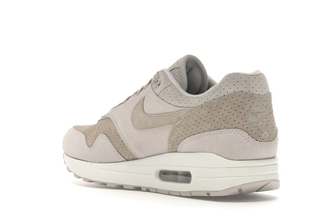 Vue 24 de Nike Air Max 1 Desert Sand Suede