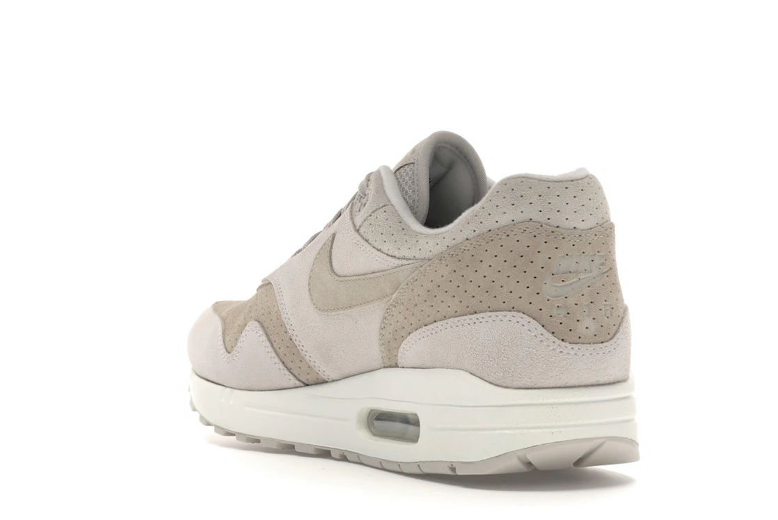 Vue 25 de Nike Air Max 1 Desert Sand Suede