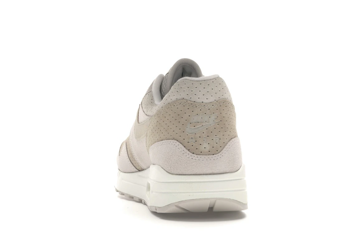 Vue 27 de Nike Air Max 1 Desert Sand Suede