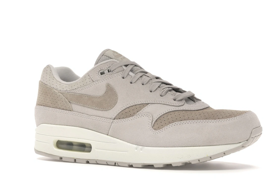 Vue 4 de Nike Air Max 1 Desert Sand Suede