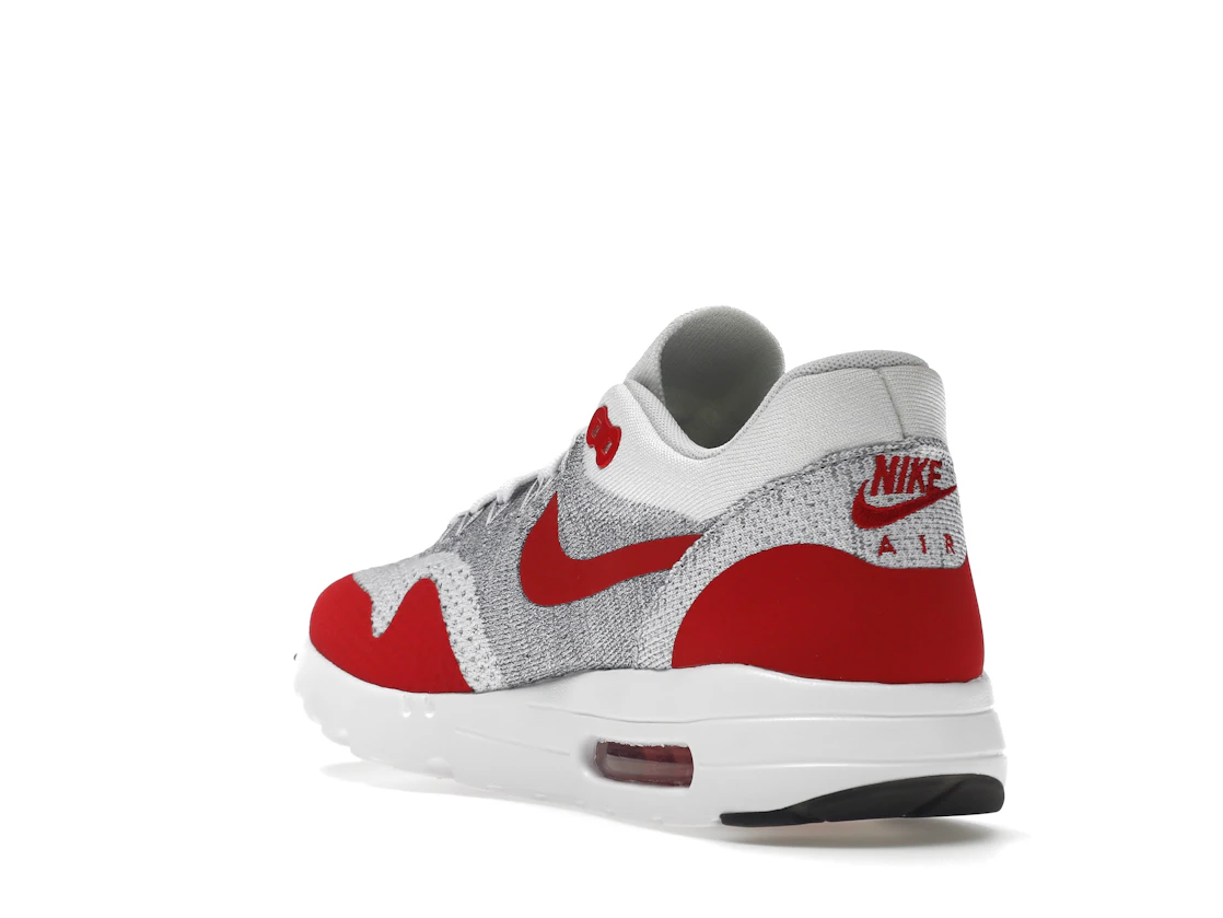 Vue 25 de Nike Air Max 1 Flyknit OG