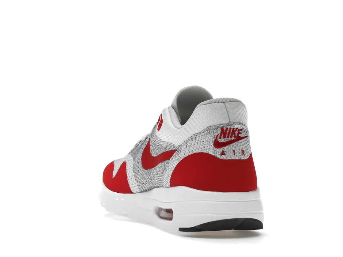 Vue 26 de Nike Air Max 1 Flyknit OG