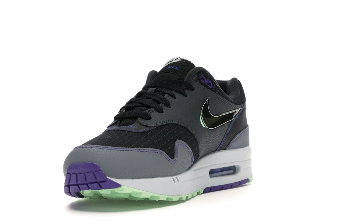 Vue 13 de Nike Air Max 1 Future Swoosh Pack