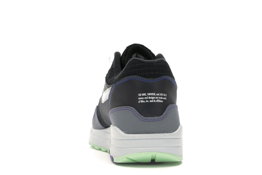 Vue 27 de Nike Air Max 1 Future Swoosh Pack