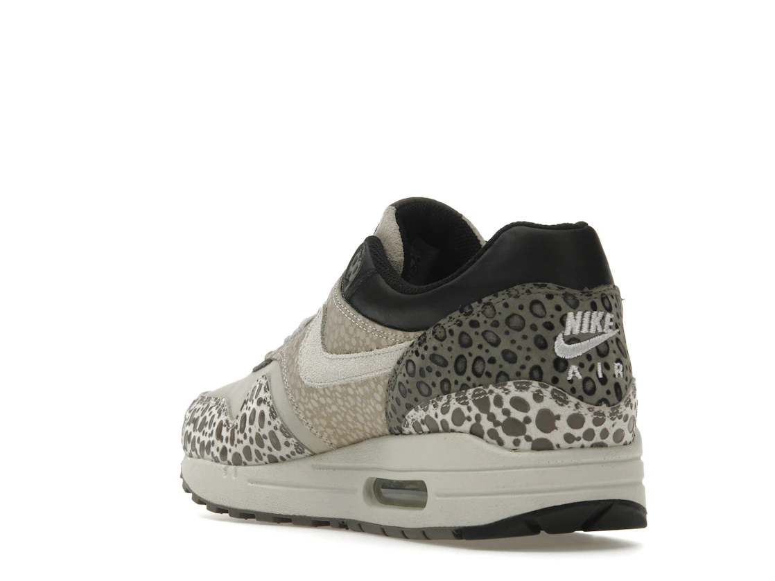 Vue 25 de Nike Air Max 1 Grey Safari