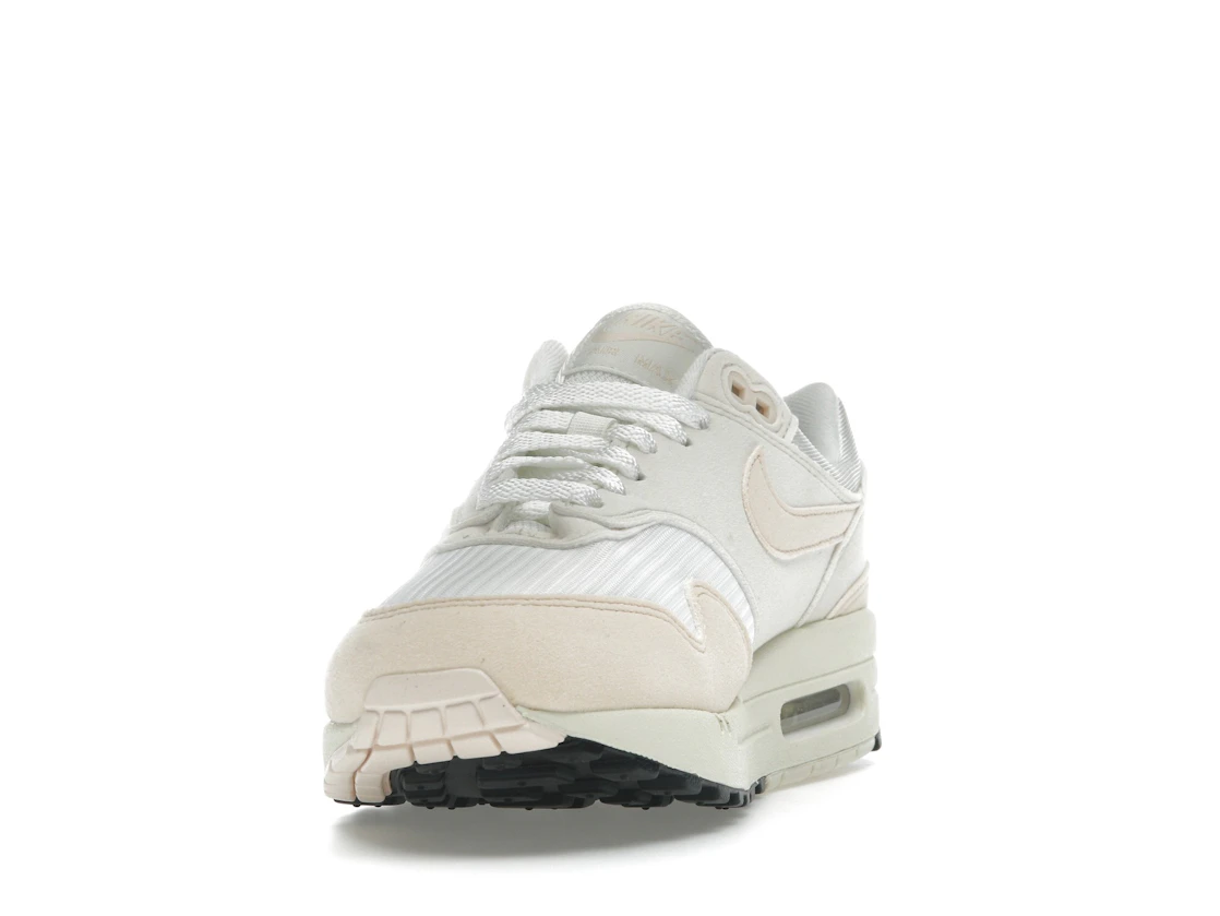 Vue 12 de Nike Air Max 1 Guava Ice 