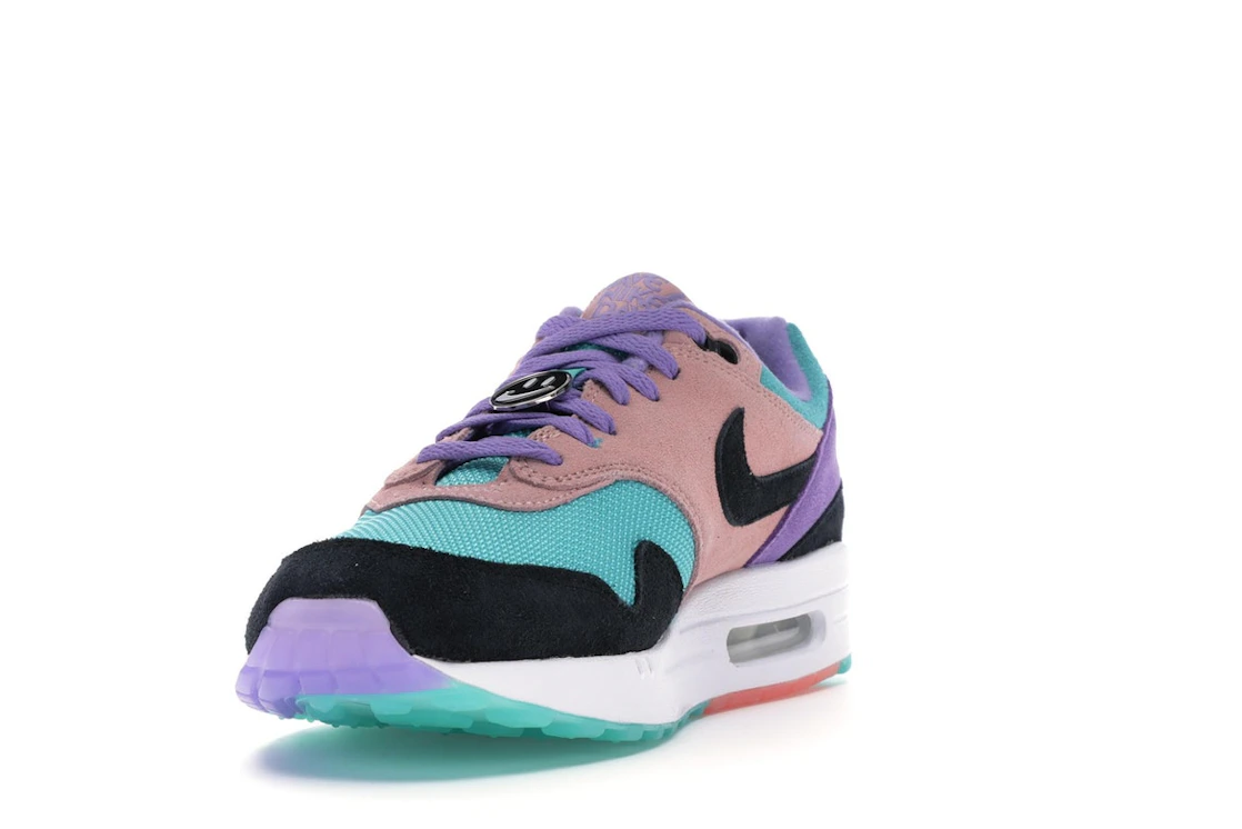Vue 13 de Nike Air Max 1 Have a Nike Day