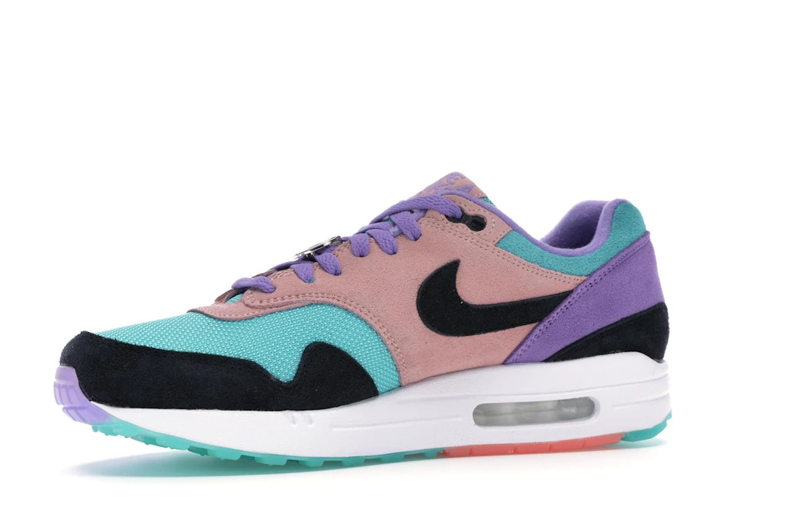 Vue 17 de Nike Air Max 1 Have a Nike Day