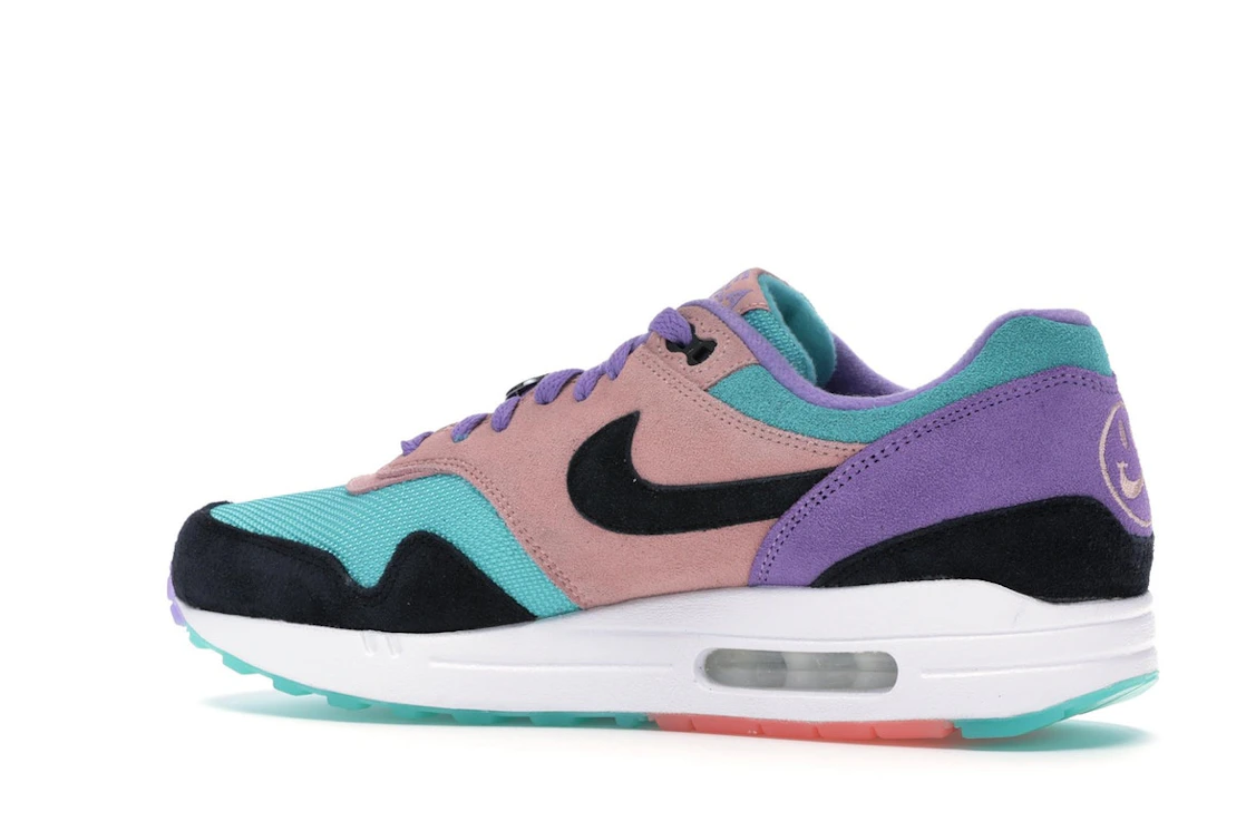 Vue 22 de Nike Air Max 1 Have a Nike Day