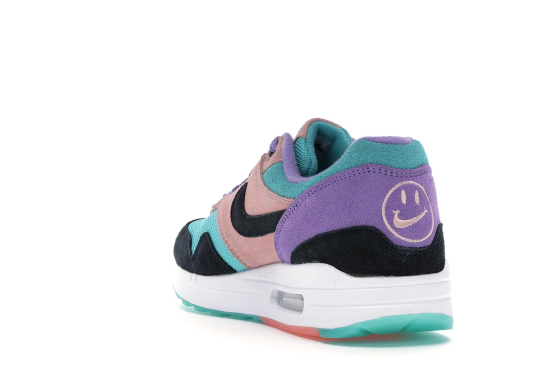 Vue 26 de Nike Air Max 1 Have a Nike Day