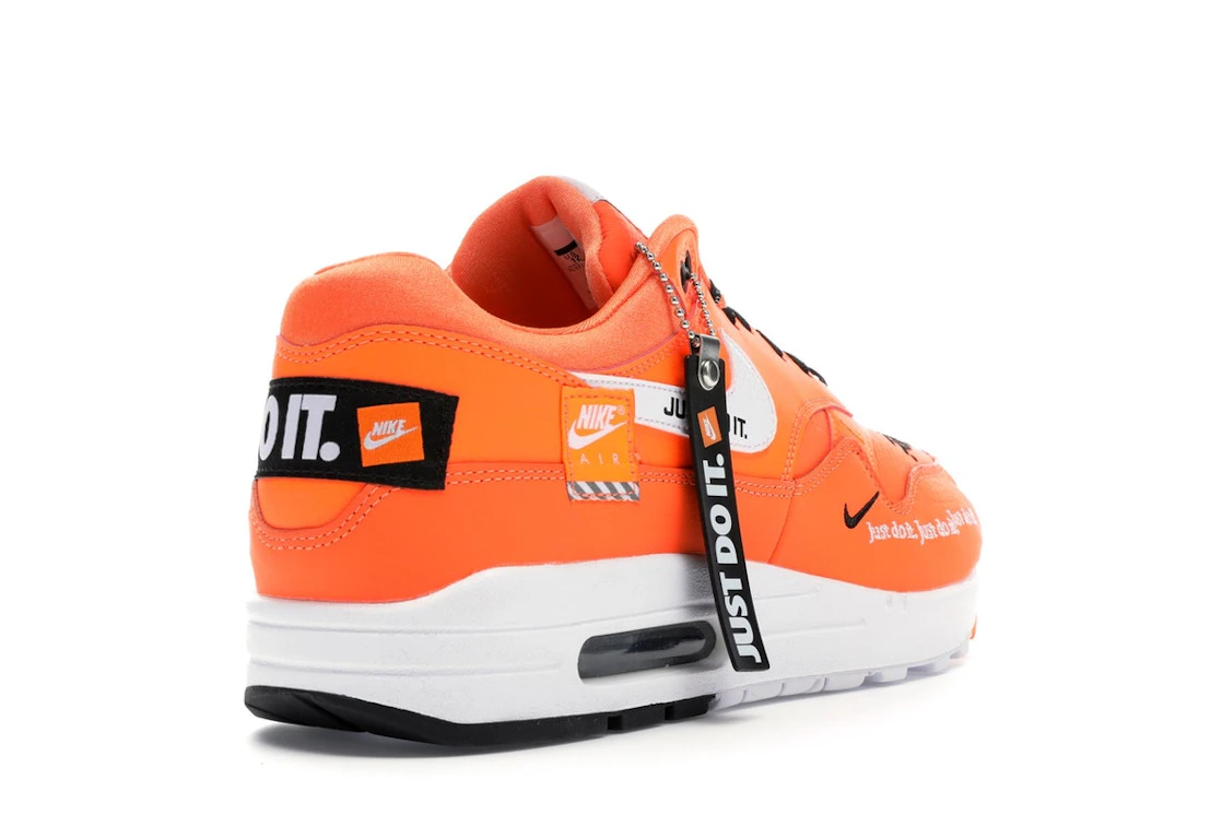 Vue 32 de Nike Air Max 1 Just Do It Orange 