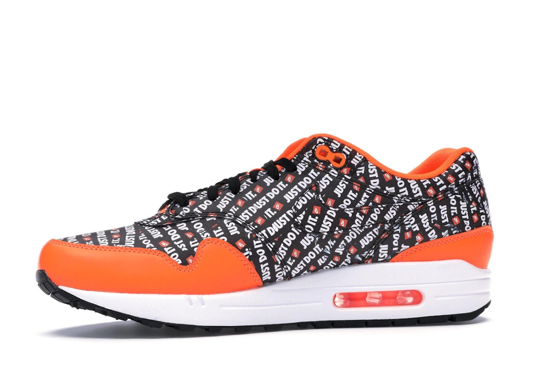Vue 18 de Nike Air Max 1 Just Do It Pack Black Orange