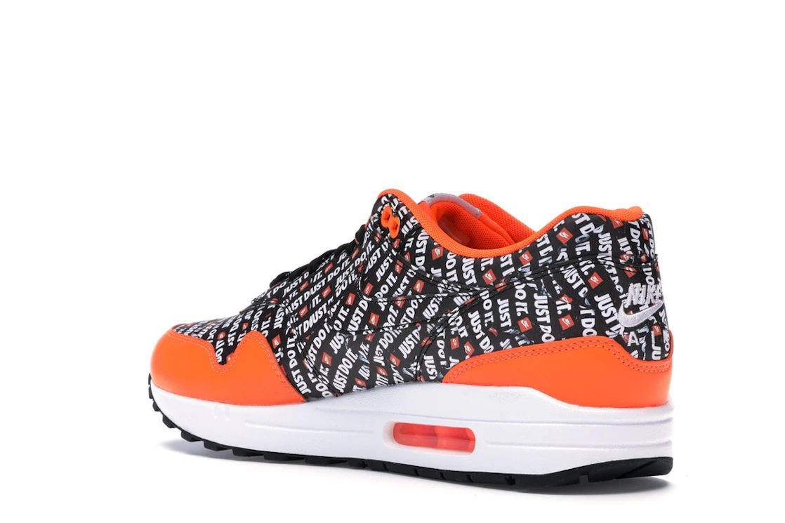 Vue 24 de Nike Air Max 1 Just Do It Pack Black Orange