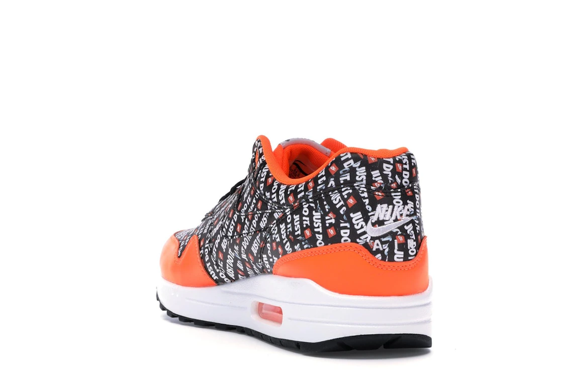 Vue 26 de Nike Air Max 1 Just Do It Pack Black Orange