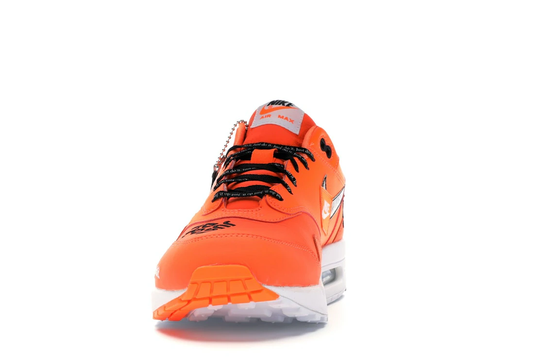 Vue 11 de Nike Air Max 1 Just Do It Pack Orange