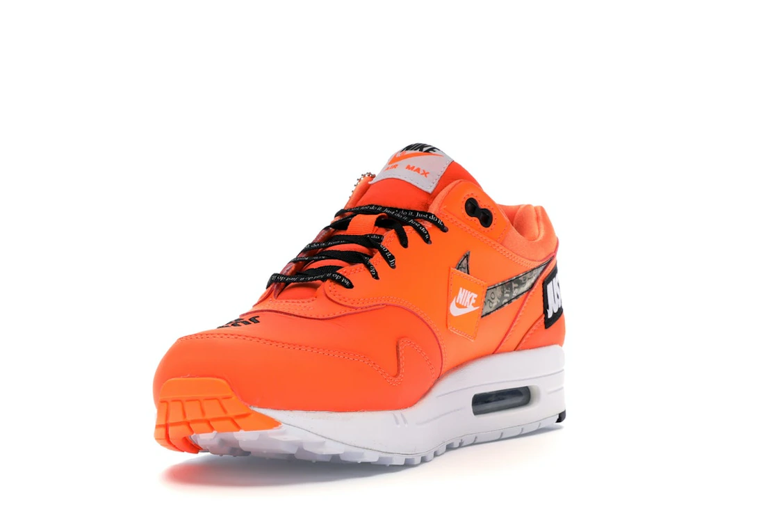 Vue 13 de Nike Air Max 1 Just Do It Pack Orange