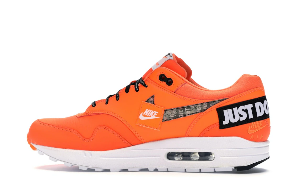 Vue 20 de Nike Air Max 1 Just Do It Pack Orange