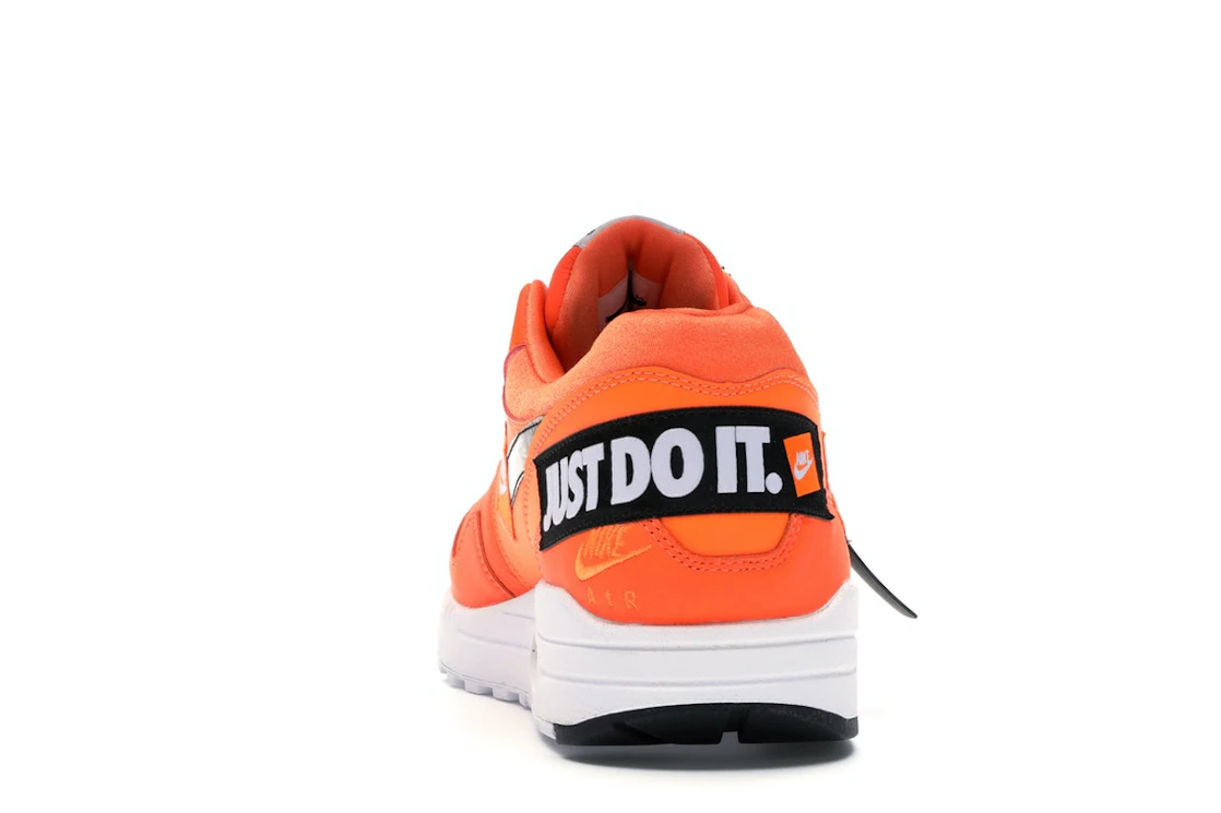 Vue 27 de Nike Air Max 1 Just Do It Pack Orange