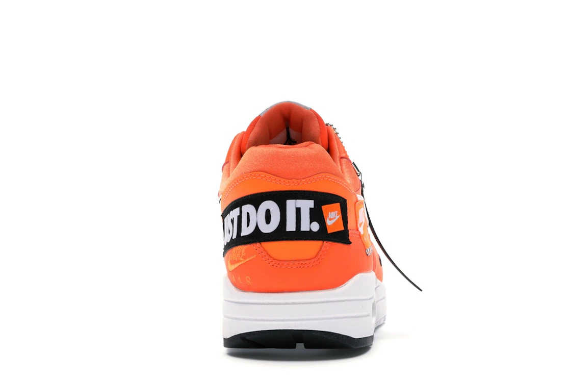 Vue 28 de Nike Air Max 1 Just Do It Pack Orange