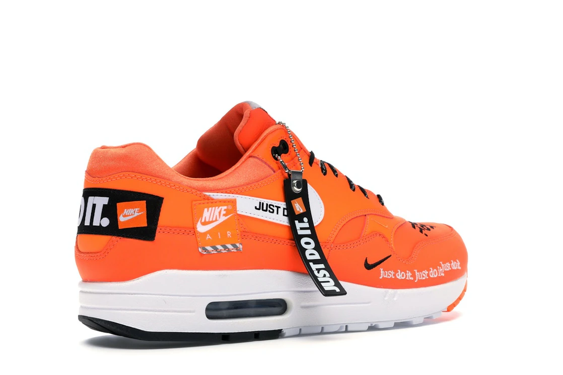 Vue 33 de Nike Air Max 1 Just Do It Pack Orange