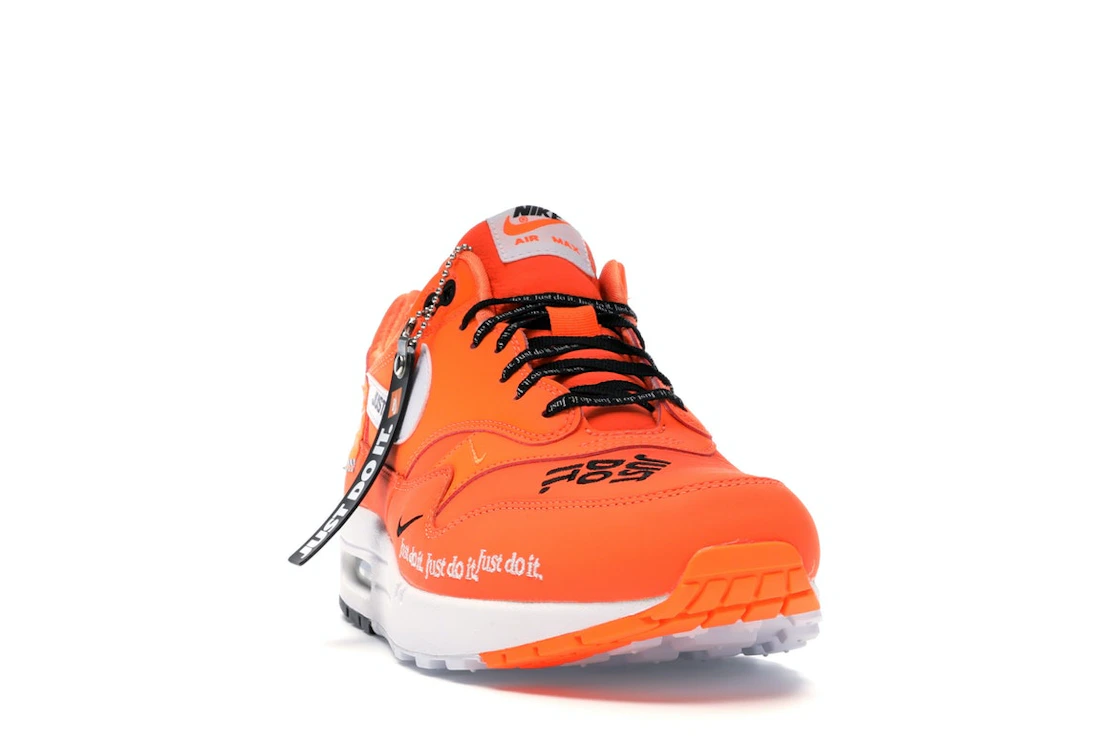 Vue 8 de Nike Air Max 1 Just Do It Pack Orange