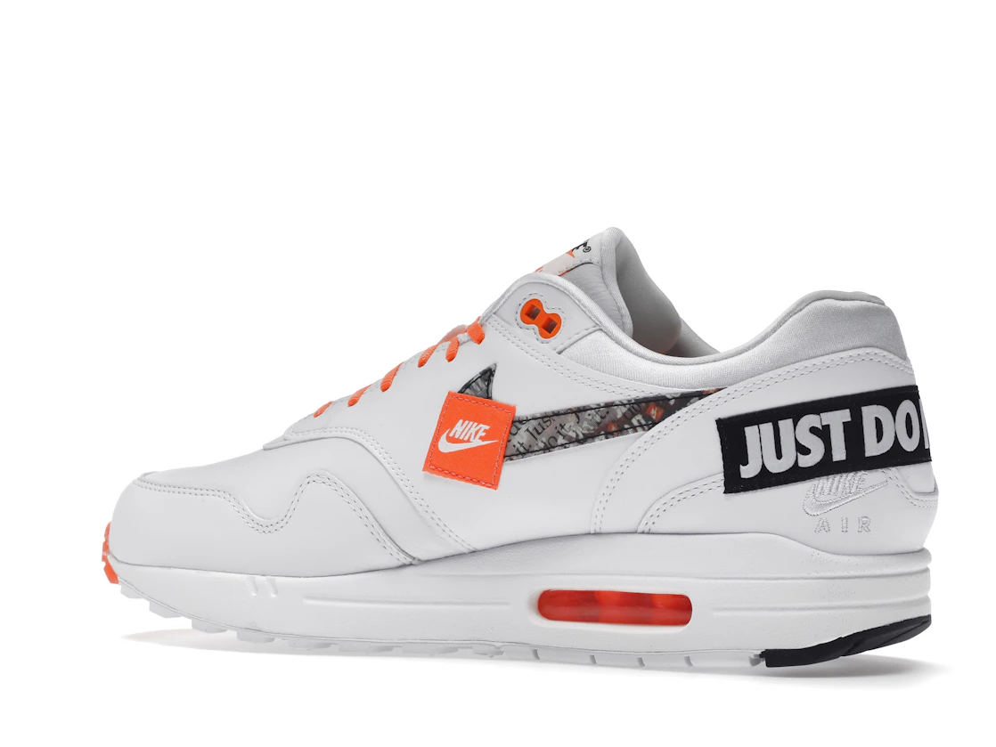 Vue 22 de Nike Air Max 1 Just Do It Pack White
