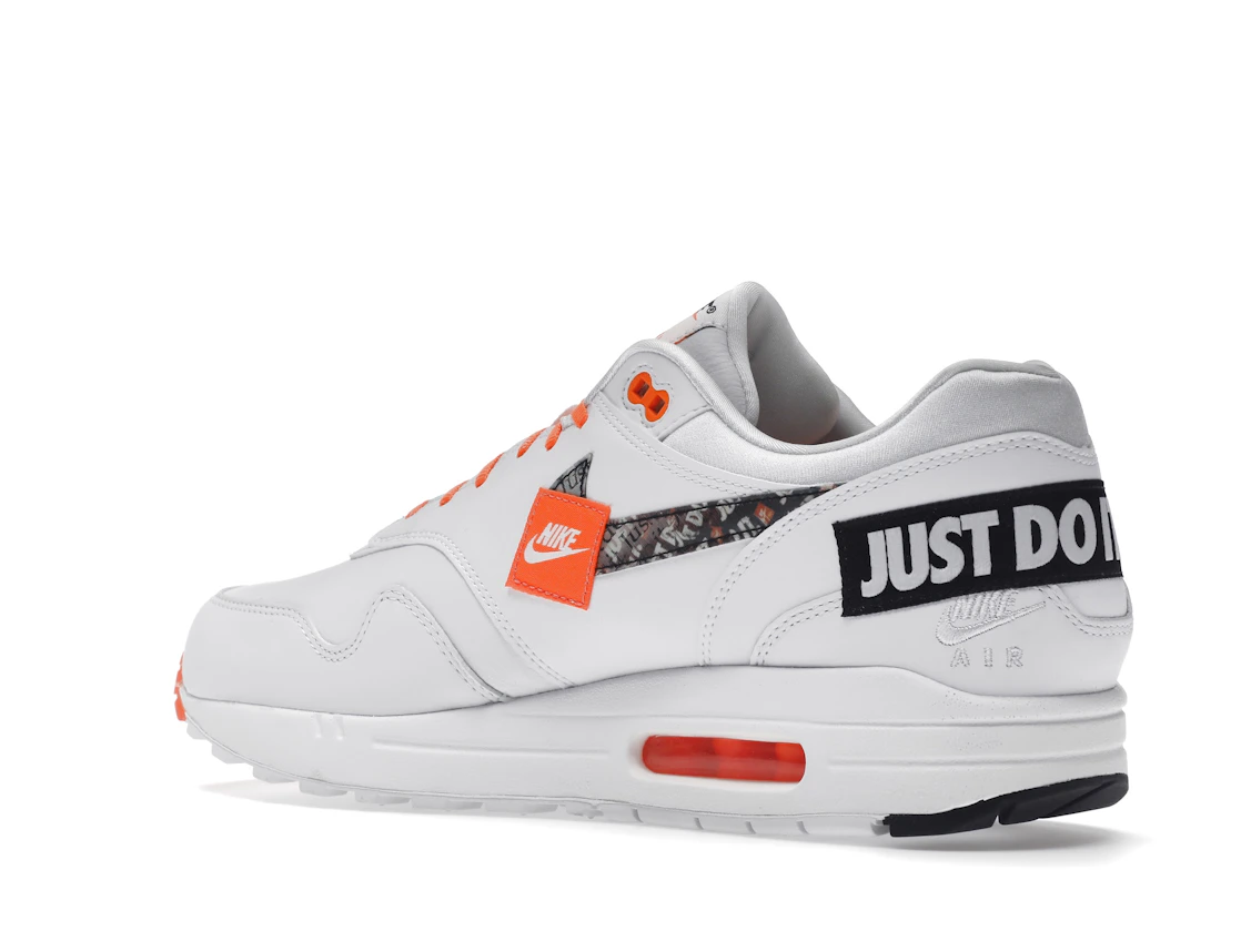 Vue 23 de Nike Air Max 1 Just Do It Pack White