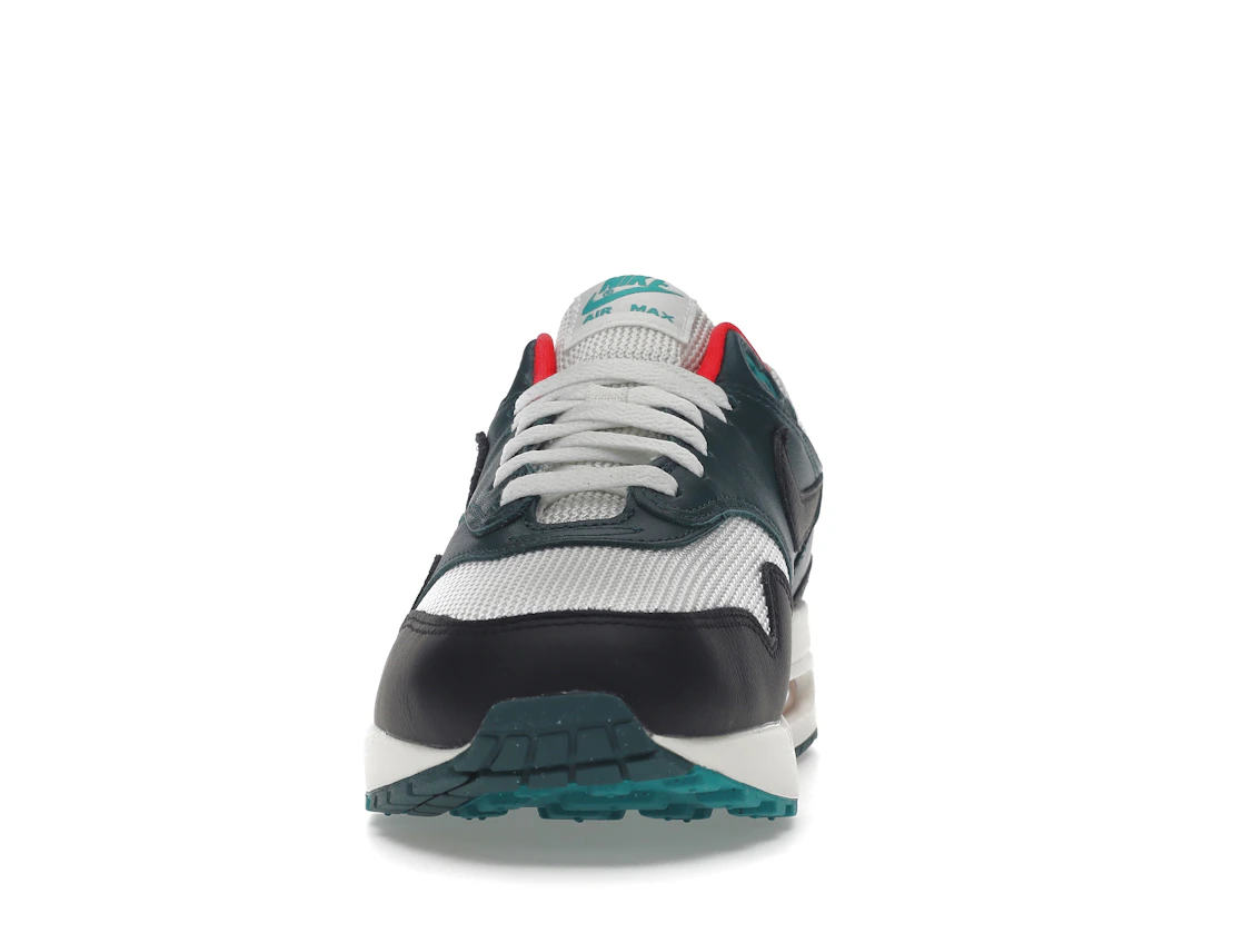 Vue 11 de Nike Air Max 1 LeBron James Liverpool F.C.