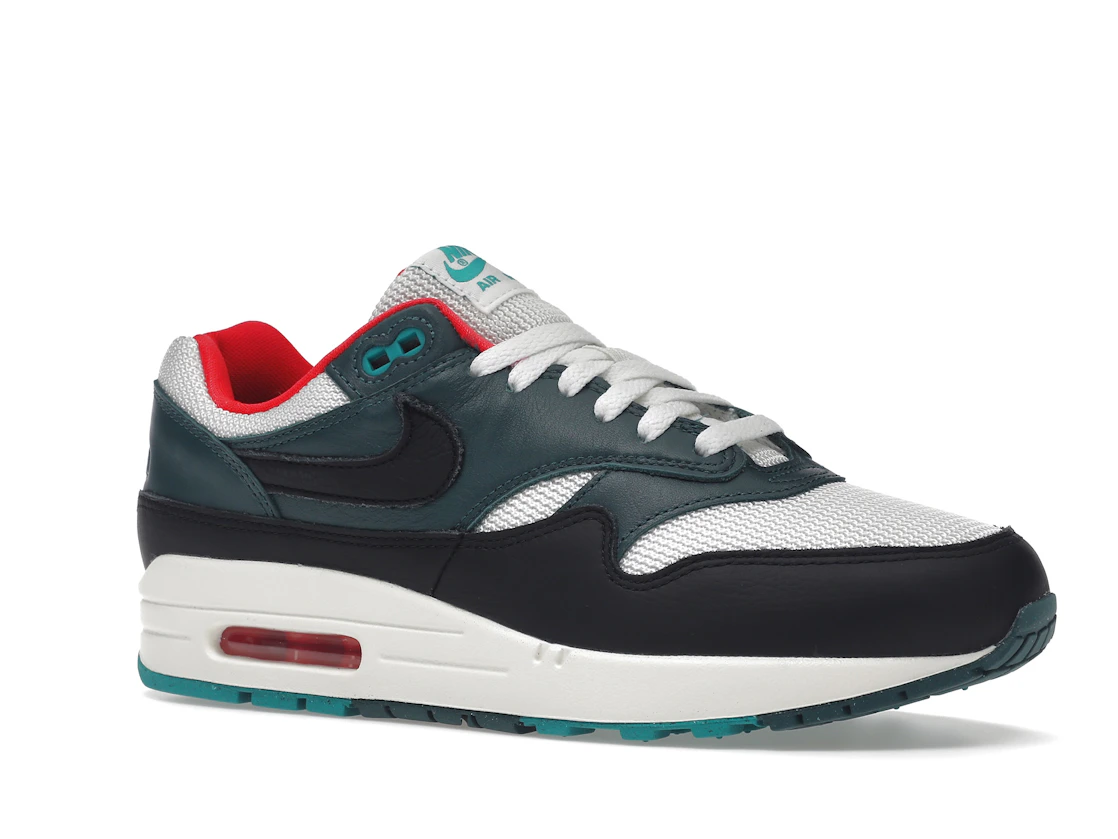Vue 4 de Nike Air Max 1 LeBron James Liverpool F.C.