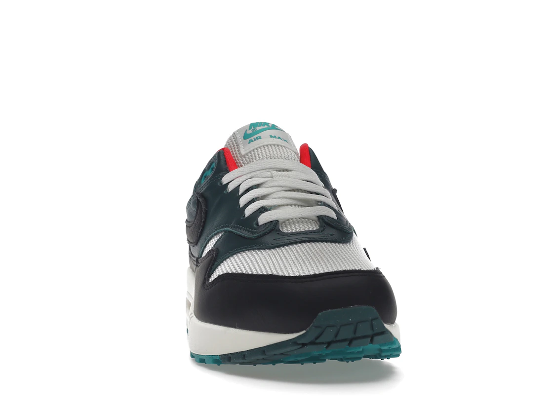 Vue 9 de Nike Air Max 1 LeBron James Liverpool F.C.