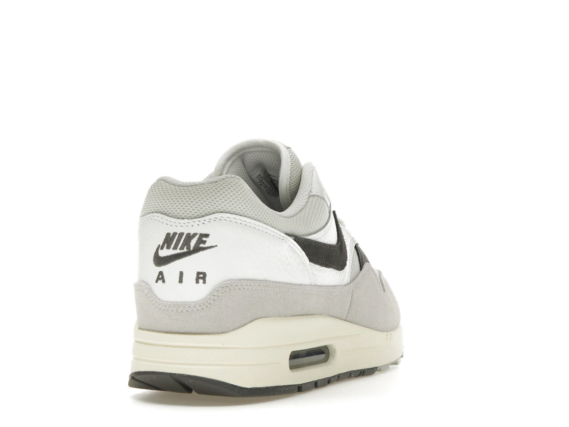 Vue 30 de Nike Air Max 1 Light Bone Iron Grey