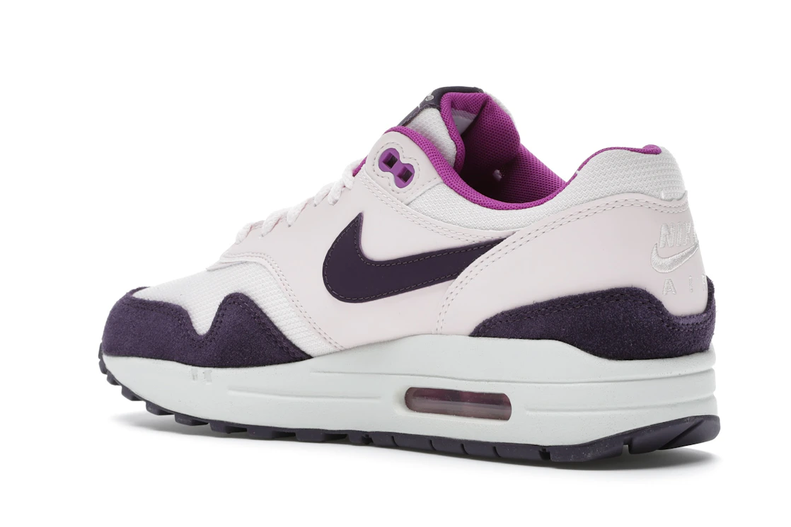 Vue 23 de Nike Air Max 1 Light Soft Pink Grand Purple 