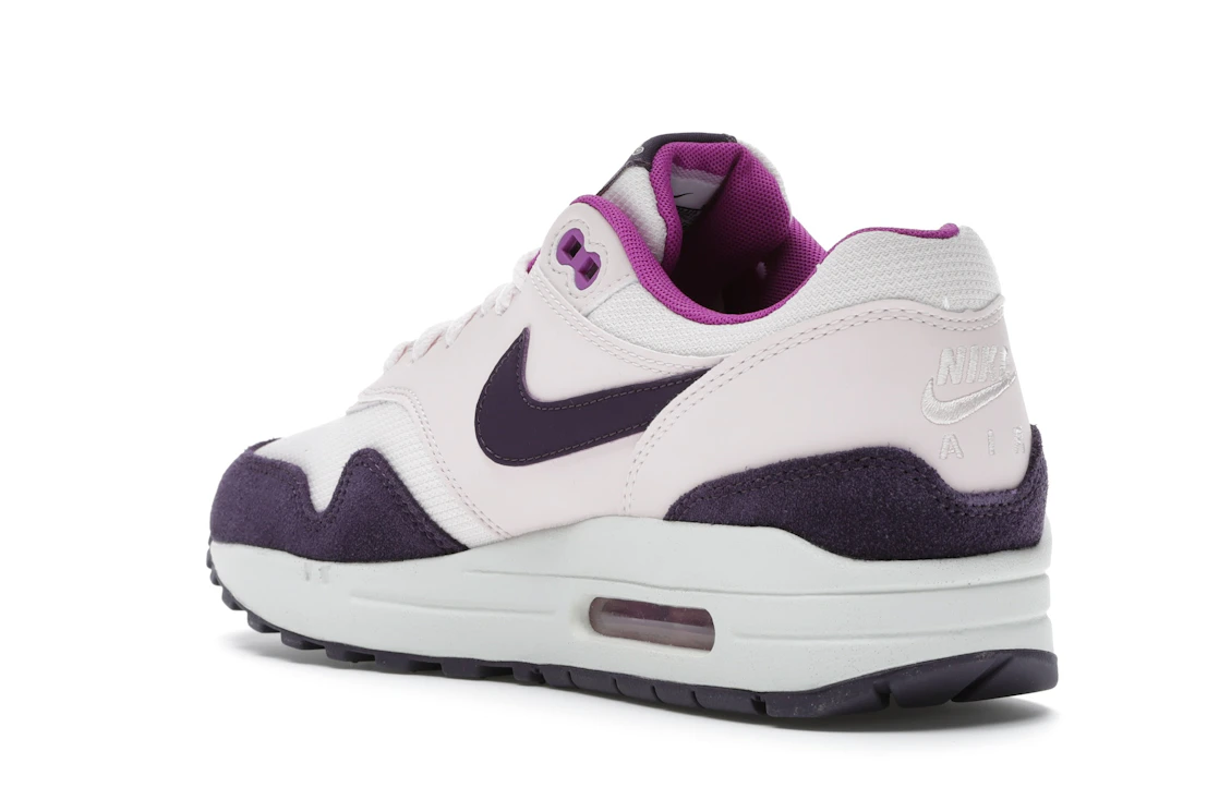 Vue 24 de Nike Air Max 1 Light Soft Pink Grand Purple 