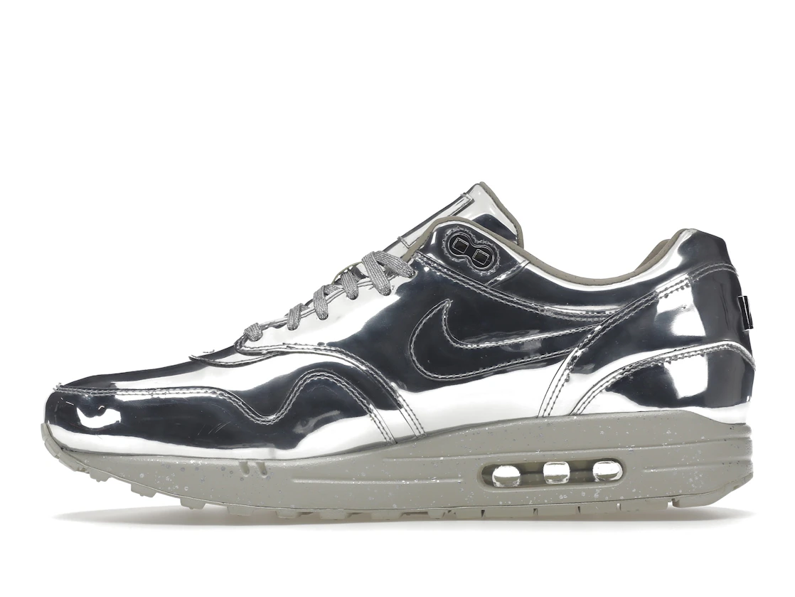 Vue 19 de Nike Air Max 1 Liquid Silver