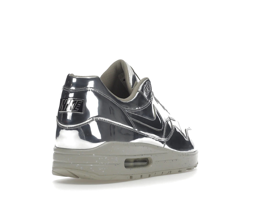 Vue 31 de Nike Air Max 1 Liquid Silver