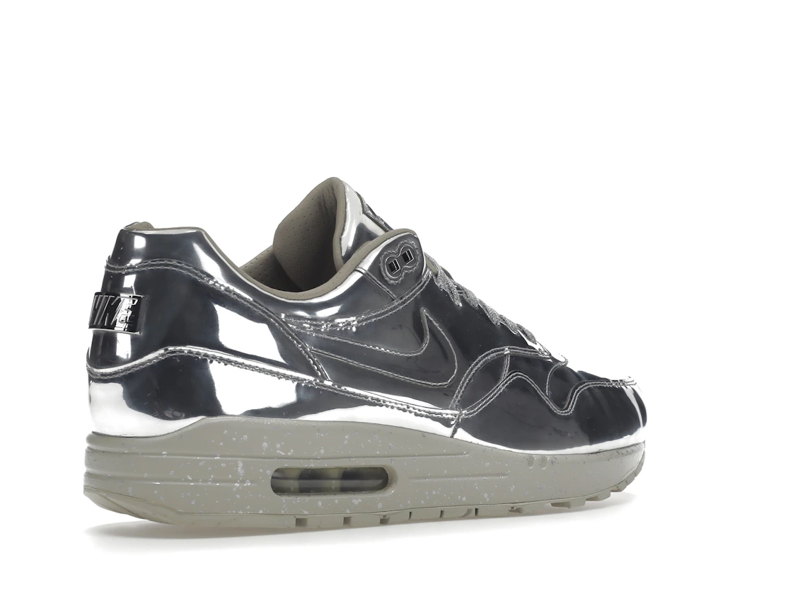 Vue 33 de Nike Air Max 1 Liquid Silver