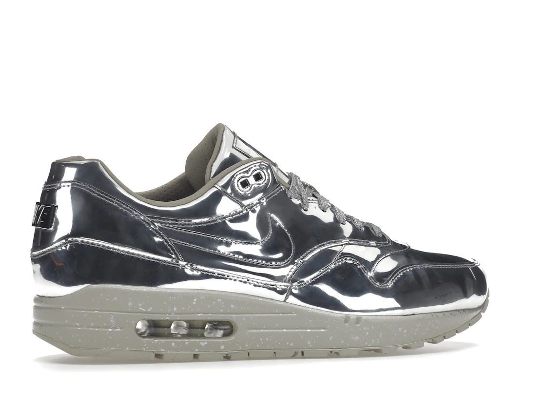 Vue 35 de Nike Air Max 1 Liquid Silver