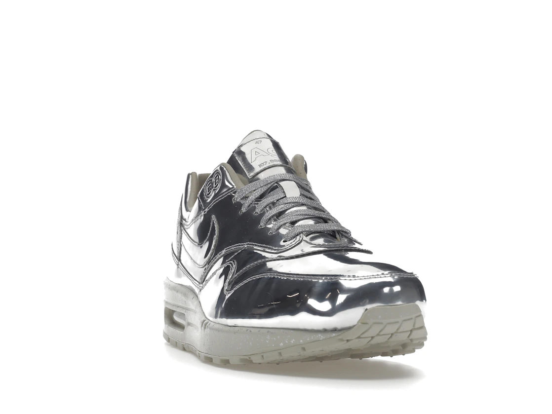 Vue 8 de Nike Air Max 1 Liquid Silver